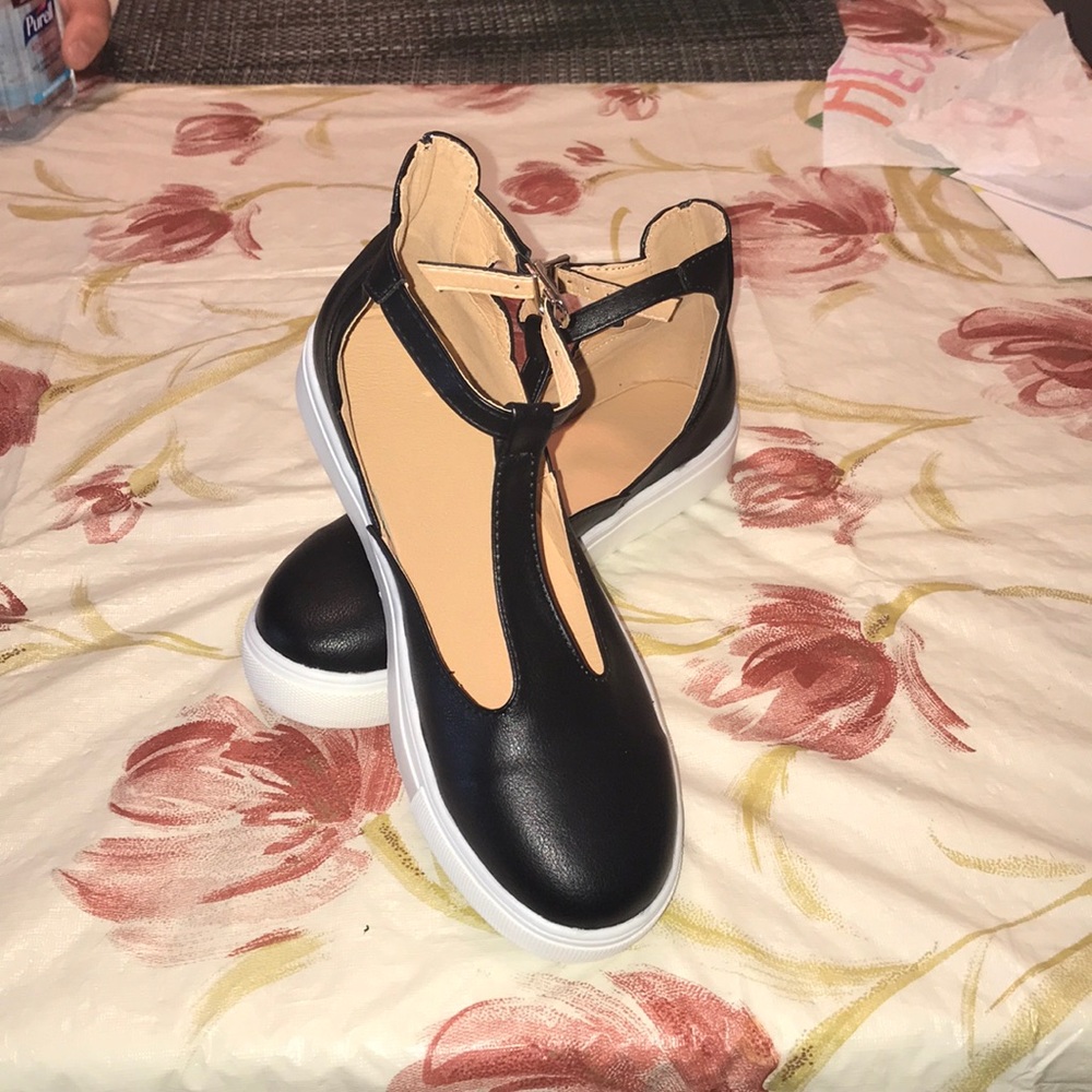 Sneaker/Sandal Shoe - Picture 4 of 5